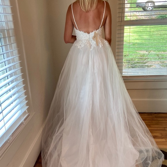 Wedding Dress - NWT size 4 - Picture 7 of 8